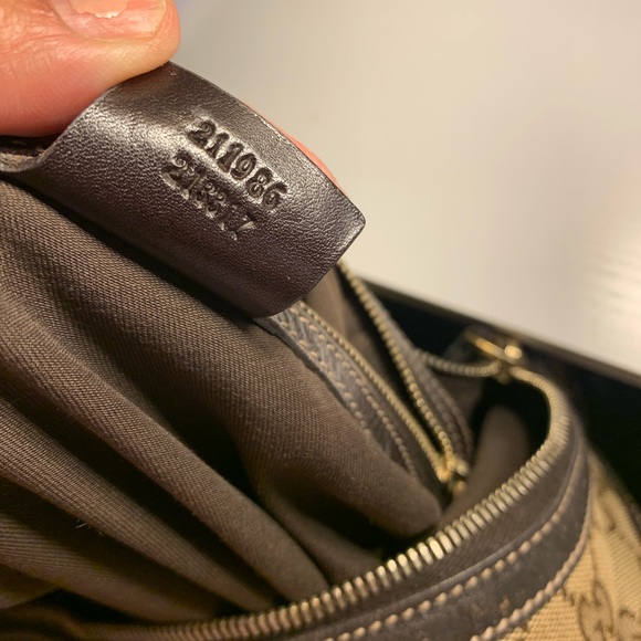 Gucci brown / beige GG canvas Hobo purse. - Picture 4 of 12